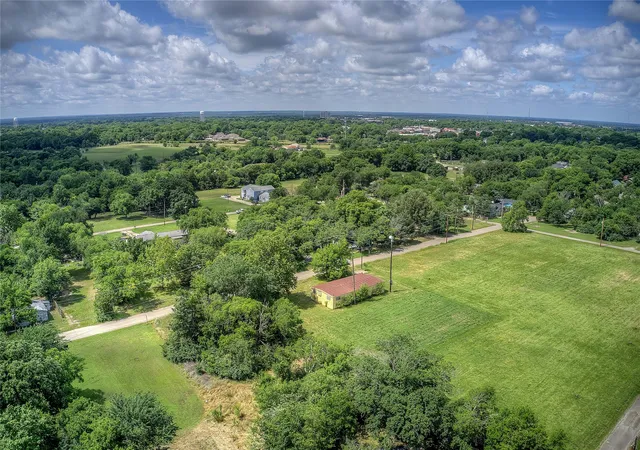 Photo 3 of Land for sale at 414 N Neal St, Commerce, TX 75428 | MLS# 21275034 | Listing updated on 2026-05-25