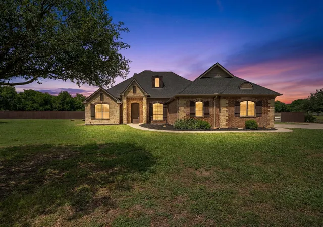 Homes for sale in Sanger, TX | 7230 Hunnington Dr, Sanger, TX 76266 | MLS# 21268216