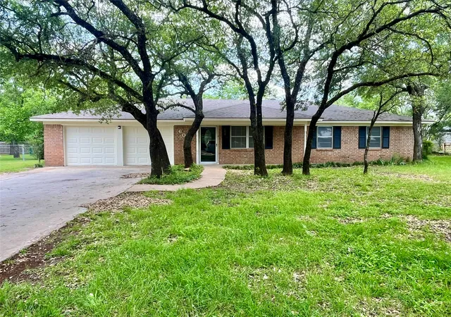 Homes for sale in Hamilton, TX | 603 Barkley Dr, Hamilton, TX 76531 | MLS# 21274077