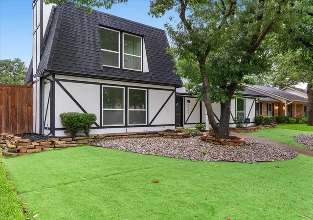 Photo 1 of Single family home for sale at 9205 Moss Farm Ln, Dallas, TX 75243 | MLS# 21275182 | Listing updated on 2026-09-26