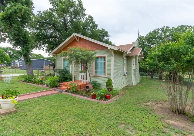 Homes for sale in Eastland, TX | 208 W Frost St, Eastland, TX 76448 | MLS# 21271835