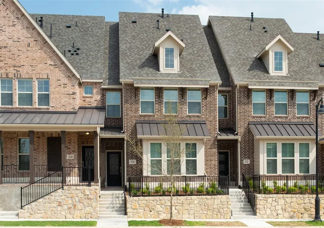 Homes for sale in Rowlett, TX | 2116 Naples Dr, Rowlett, TX 75088 | MLS# 21275199