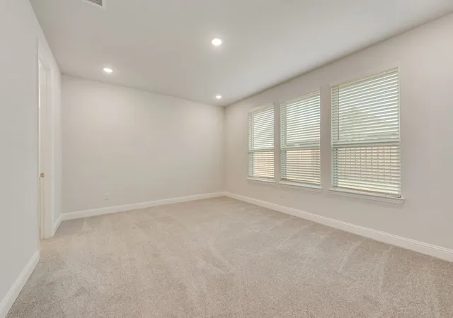 Photo 4 of Sale Pending at 201 Hatherley St, Little Elm, TX 75068 | MLS# 21275121 | Listing updated on 2026-08-29
