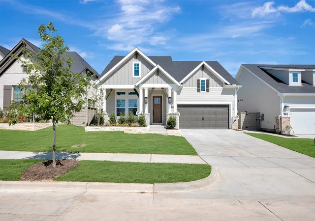 Photo 1 of Sale Pending at 8725 Chestnut Ln, Justin, TX 76247 | MLS# 21275243 | Listing updated on 2026-10-05