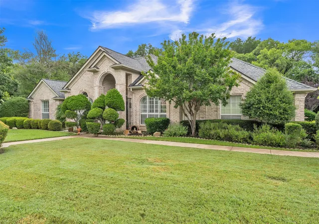 4th image of 2001 Country Brook Dr, Weatherford, TX 76087 | MLS# 21275254