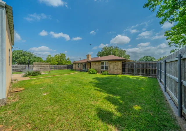 Homes for sale in Bowie, TX | 1300 Austin St, Bowie, TX 76230 | MLS# 21200705