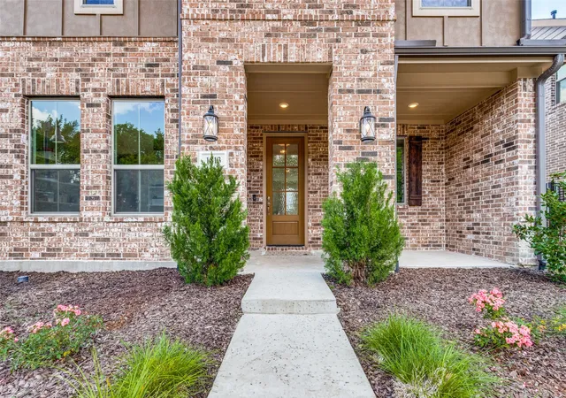 Photo 2 of Sale Pending at 1813 Lakemont Dr, Van Alstyne, TX 75495 | MLS# 21266849 | Listing updated on 2026-08-31