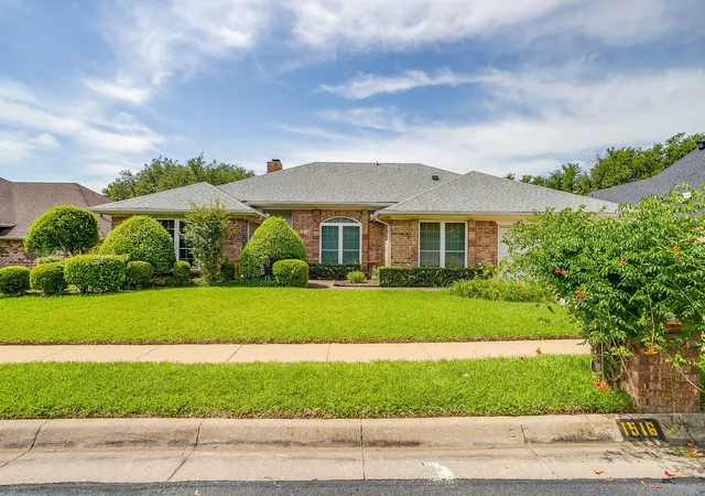 Homes for sale in Bedford, TX | 1516 Wimberly Ct, Bedford, TX 76021 | MLS# 21274769