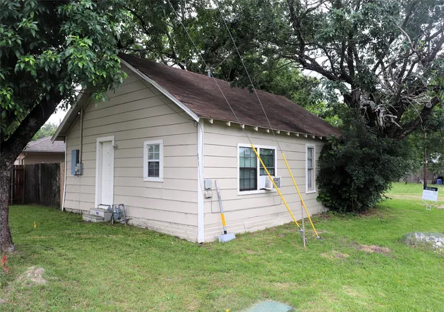 Photo 1 of Single family home for sale at 2510 Gilmer St, Caddo Mills, TX 75135 | MLS# 21270591 | Listing updated on 2026-07-07