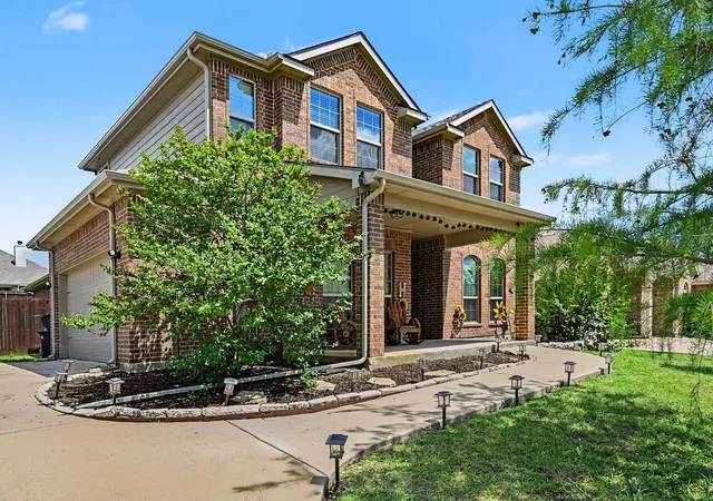 2nd image of 1533 Salado Trl, Weatherford, TX 76087 | MLS# 21274399