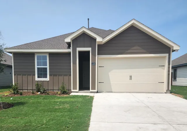 Photo 1 of Single family home for sale at 1218 Breezy Oak Dr, Nevada, TX 75173 | MLS# 21275423 | Listing updated on 2026-10-02