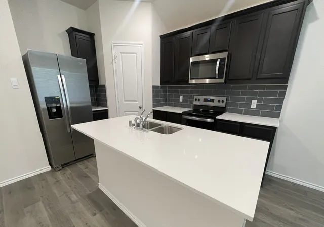 Photo 3 of Single family home for sale at 1218 Breezy Oak Dr, Nevada, TX 75173 | MLS# 21275423 | Listing updated on 2026-10-02
