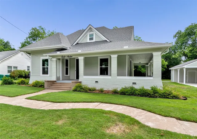 Photo 1 of Single family home for sale at 1219 S Travis St, Sherman, TX 75090 | MLS# 21275308 | Listing updated on 2026-08-21