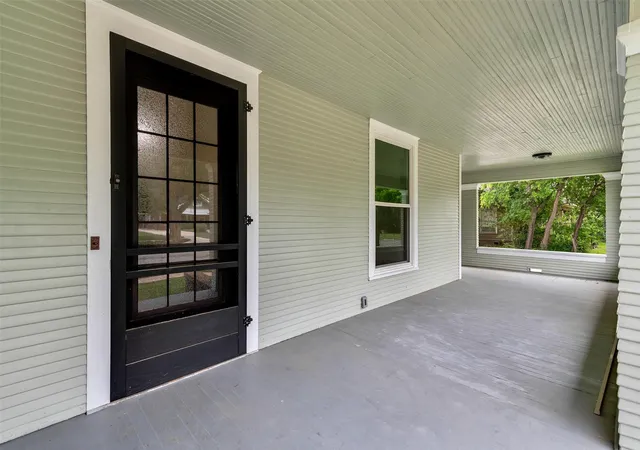 Photo 3 of Single family home for sale at 1219 S Travis St, Sherman, TX 75090 | MLS# 21275308 | Listing updated on 2026-08-21