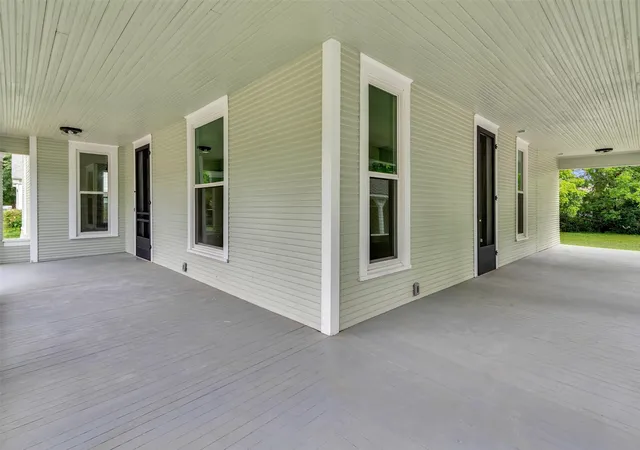 Photo 3 of Single family home for sale at 1219 S Travis St, Sherman, TX 75090 | MLS# 21275308 | Listing updated on 2026-08-21