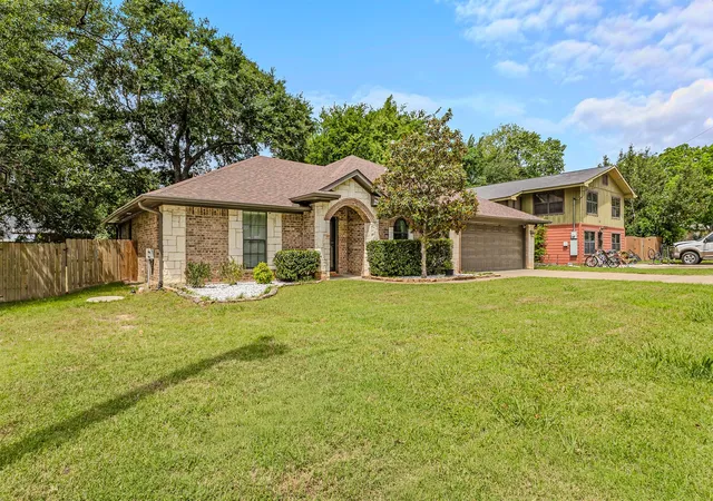 Homes for sale in Gun Barrel City, TX | 129 Donna Dr, Gun Barrel City, TX 75156 | MLS# 21275239