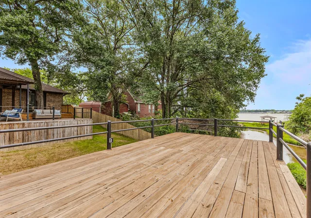 Photo 1 of Single family home for sale at 129 Donna Dr, Gun Barrel City, TX 75156 | MLS# 21275239 | Listing updated on 2026-09-25