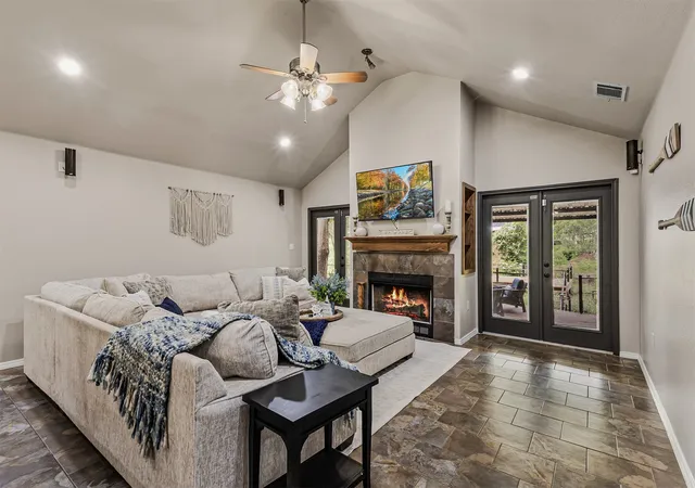 Photo 4 of Single family home for sale at 129 Donna Dr, Gun Barrel City, TX 75156 | MLS# 21275239 | Listing updated on 2026-09-25