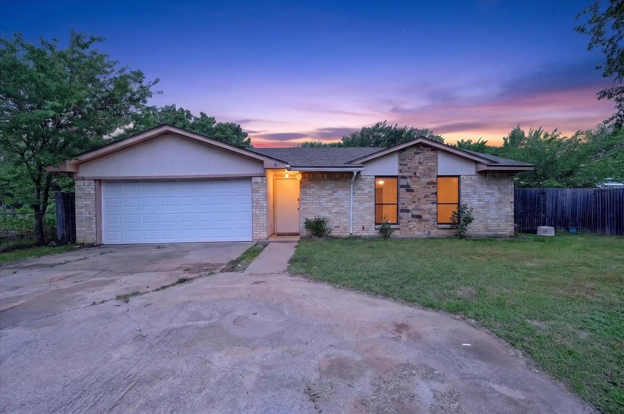 Photo 1 of Single family home for sale at 207 Water Ln, Crowley, TX 76036 | MLS# 21274737 | Listing updated on 2026-10-16