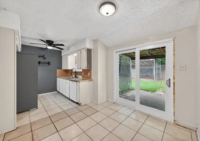Photo 3 of Single family home for sale at 207 Water Ln, Crowley, TX 76036 | MLS# 21274737 | Listing updated on 2026-08-24