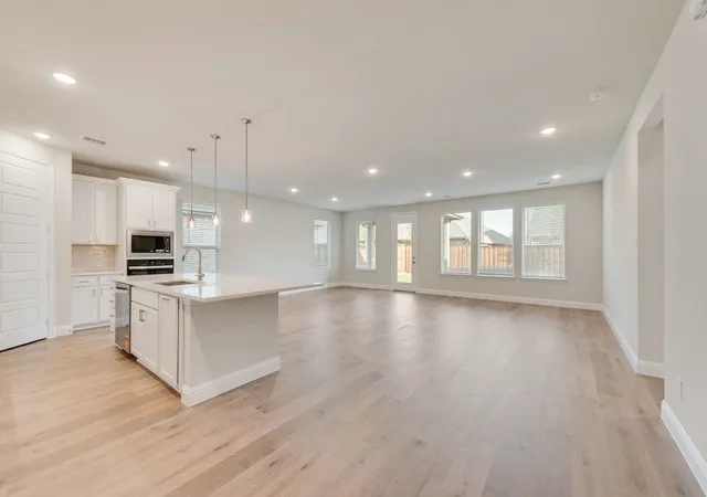 Photo 3 of Sale Pending at 209 Hatherley St, Little Elm, TX 75068 | MLS# 21275280 | Listing updated on 2026-09-30