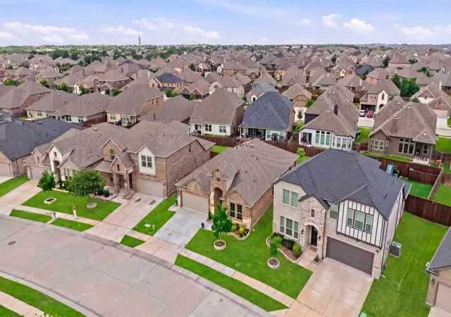 Homes for sale in Rockwall, TX | 552 Taylor Dr, Rockwall, TX 75087 | MLS# 21275606