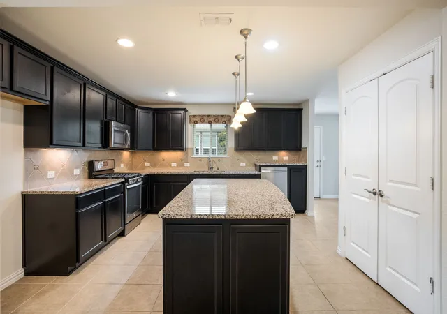 Photo 2 of Single family home for sale at 7740 Gulf Breeze Ln, Frisco, TX 75036 | MLS# 21263121 | Listing updated on 2026-10-01