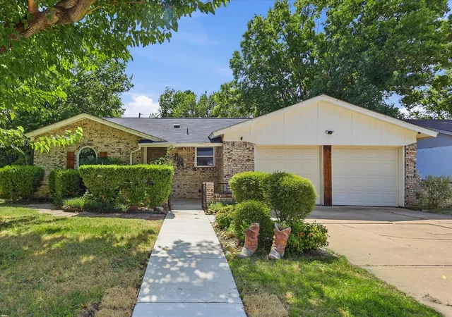 Photo 1 of Single family home for sale at 6609 Emily Dr, Watauga, TX 76148 | MLS# 21275452 | Listing updated on 2026-09-27