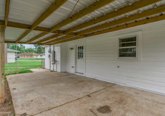 Homes for sale in Bossier City, LA | 4221 Evelyn St, Bossier City, LA 71112 | MLS# 21275398