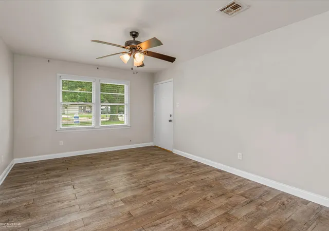 Homes for sale in Bossier City, LA | 4221 Evelyn St, Bossier City, LA 71112 | MLS# 21275398