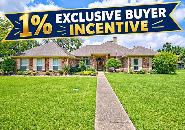 Photo 1 of Single family home for sale at 111 Trailwood Rd, Enchanted Oaks, TX 75156 | MLS# 21275728 | Listing updated on 2026-10-01