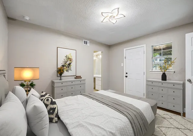 Photo 4 of Single family home for sale at 3534 Royal Ln, Dallas, TX 75229 | MLS# 21271966 | Listing updated on 2026-08-17