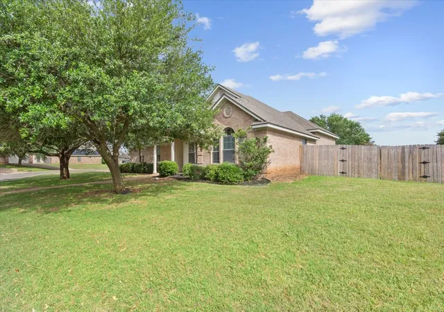Homes for sale in Waco, TX | 10136 Aragon Dr, Waco, TX 76708 | MLS# 21275475