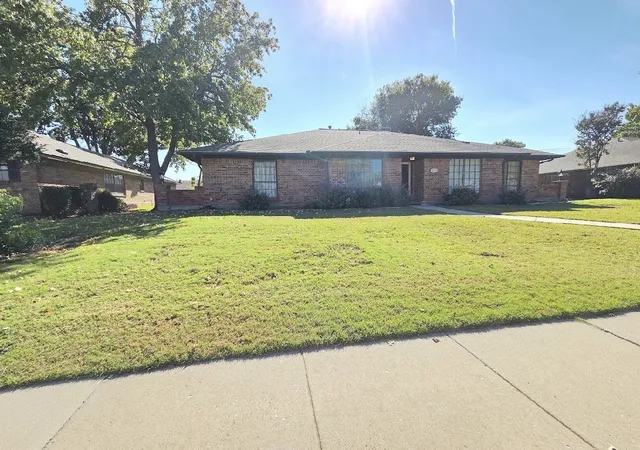 Photo 1 of Single family home for sale at 2720 Crow Valley Trl, Plano, TX 75023 | MLS# 21275788 | Listing updated on 2026-07-16