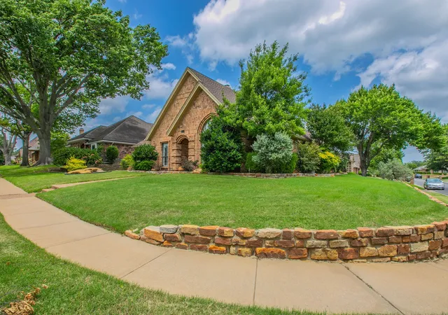 Homes for sale in Bedford, TX | 1925 Glenbrook Ct, Bedford, TX 76021 | MLS# 21258120