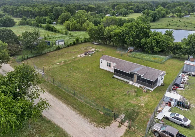 Photo 1 of Manufactured home for sale at 979 Private Road 3784, Quinlan, TX 75474 | MLS# 21275815 | Listing updated on 2026-08-17