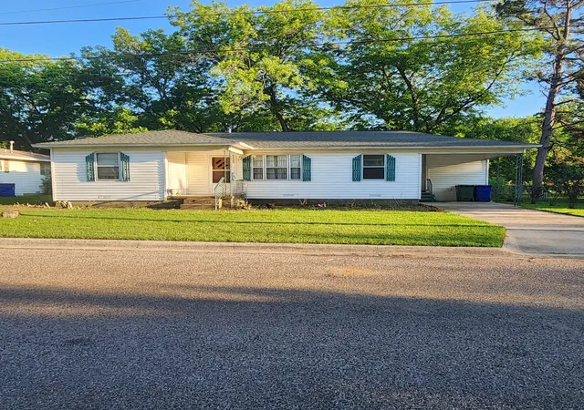 Homes for sale in Whitesboro, TX | 408 Buchanan St, Whitesboro, TX 76273 | MLS# 21275545