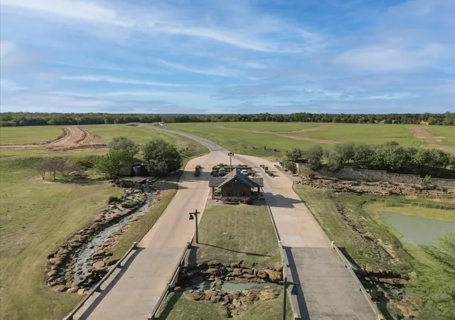 Homes for sale in Gordonville, TX | 194 Toscana Cir, Gordonville, TX 76245 | MLS# 21274586