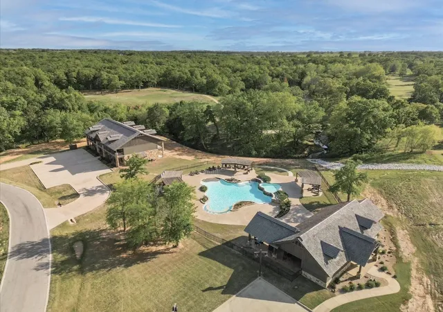 Homes for sale in Gordonville, TX | 194 Toscana Cir, Gordonville, TX 76245 | MLS# 21274586