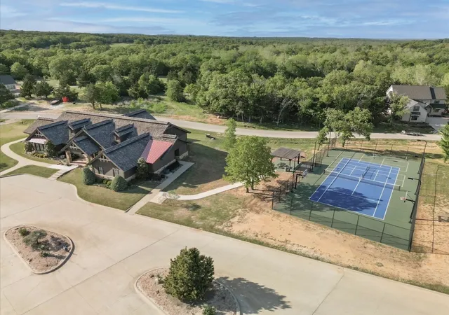 Homes for sale in Gordonville, TX | 194 Toscana Cir, Gordonville, TX 76245 | MLS# 21274586