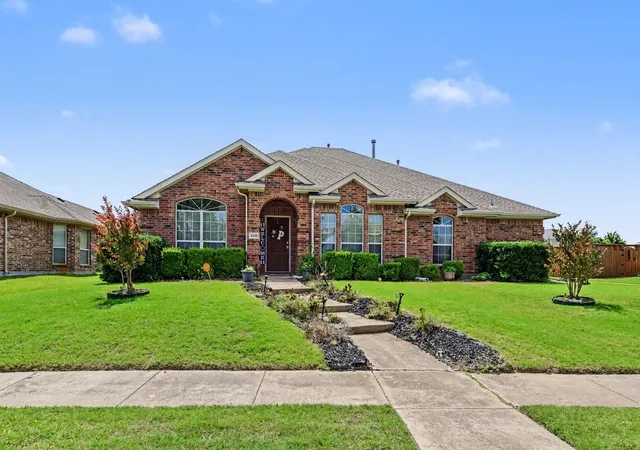Photo 2 of Single family home for sale at 3210 Silver Springs Wy, Rowlett, TX 75089 | MLS# 21275970 | Listing updated on 2026-07-28