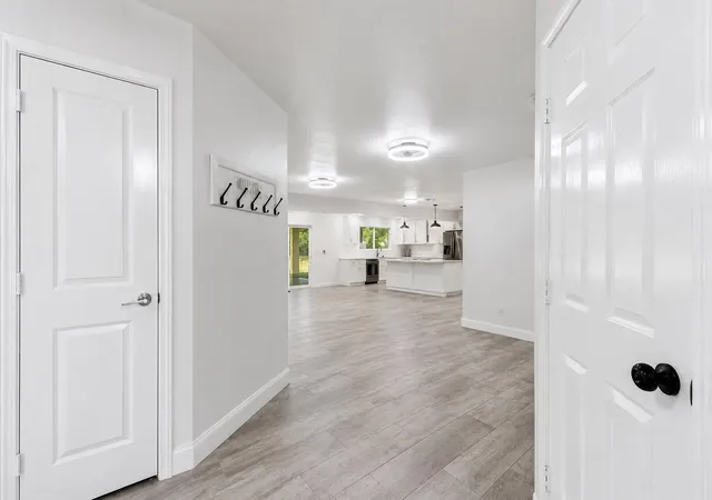 Photo 4 of Single family home for sale at 714 S Deerfield Cir, Arlington, TX 76015 | MLS# 21276003 | Listing updated on 2026-08-20