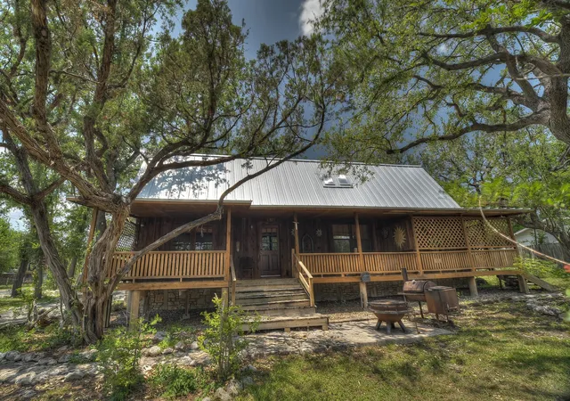 Photo 2 of Single family home for sale at 191 Oak Hill Dr, Leakey, TX 78873 | MLS# 21267204 | Listing updated on 2026-08-31