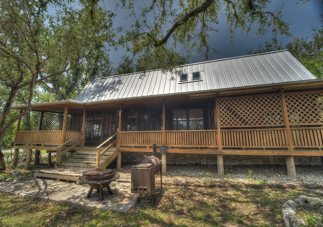 Photo 3 of Single family home for sale at 191 Oak Hill Dr, Leakey, TX 78873 | MLS# 21267204 | Listing updated on 2026-08-31