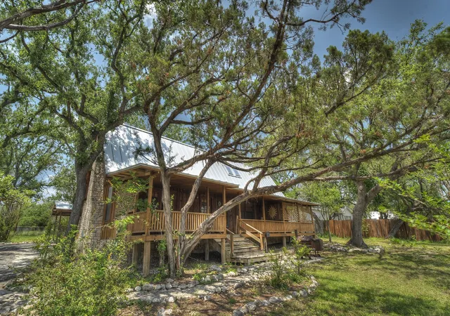 Photo 3 of Single family home for sale at 191 Oak Hill Dr, Leakey, TX 78873 | MLS# 21267204 | Listing updated on 2026-08-31