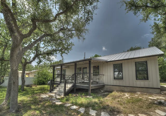 Photo 2 of Single family home for sale at 190 Oak Hill Dr, Leakey, TX 78873 | MLS# 21267221 | Listing updated on 2026-08-31