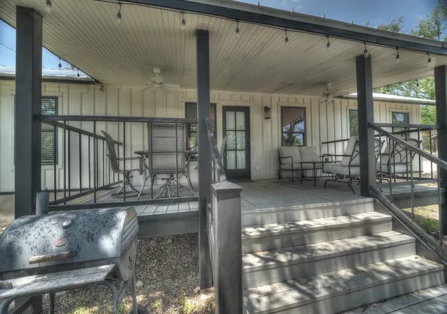 Photo 3 of Single family home for sale at 190 Oak Hill Dr, Leakey, TX 78873 | MLS# 21267221 | Listing updated on 2026-08-31