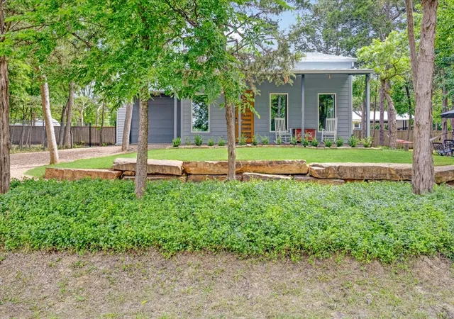 Homes for sale in Pottsboro, TX | 202 Parker Dr, Pottsboro, TX 75076 | MLS# 21270691