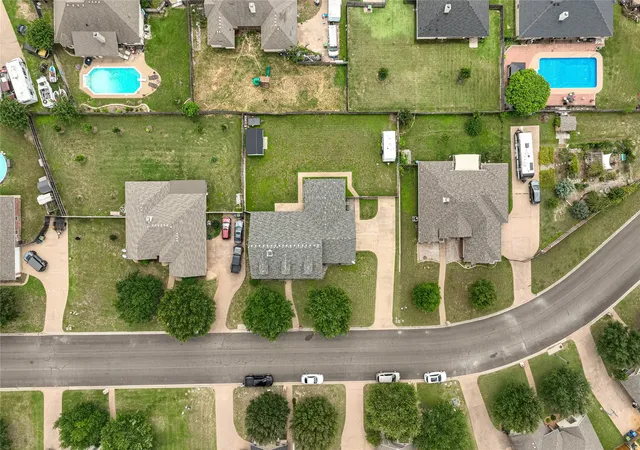 Photo 4 of Single family home for sale at 429 W Wall St, Hewitt, TX 76643 | MLS# 21275935 | Listing updated on 2026-07-28