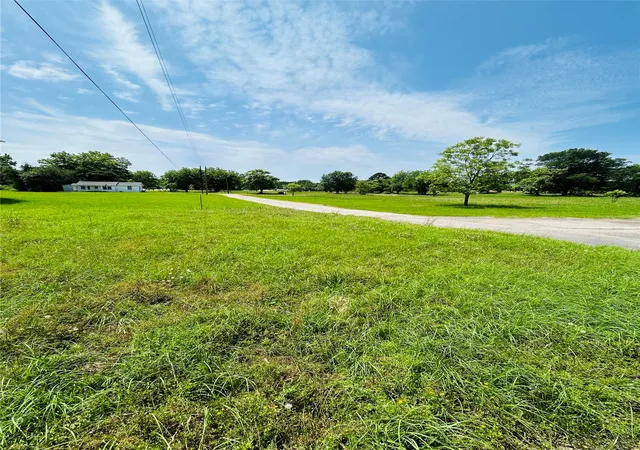 Homes for sale in Chandler, TX | 610 6th St, Chandler, TX 75758 | MLS# 21276026